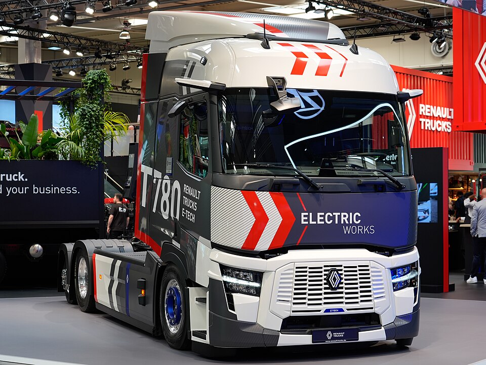 Renault Trucks E-Tech T 780 mit sichtbar beschrifteter Kabine auf der IAA Transportation 2026